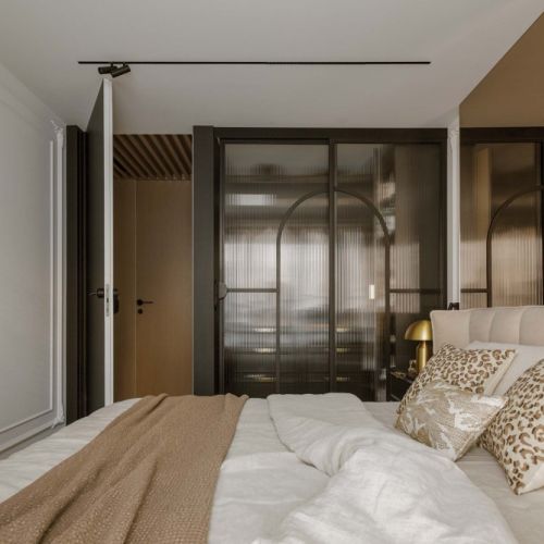 elegancka sypialnia w apartamencie projektantki wnętrz