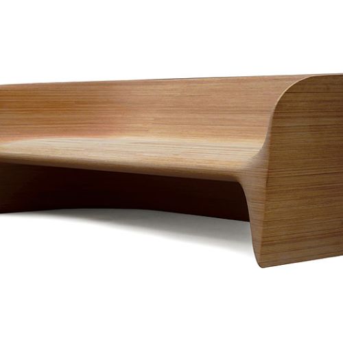 Jak rzeźba – wygładzona z drewnianego monolitu. EMMEMOBILI