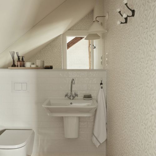 mała łazienka na poddaszu