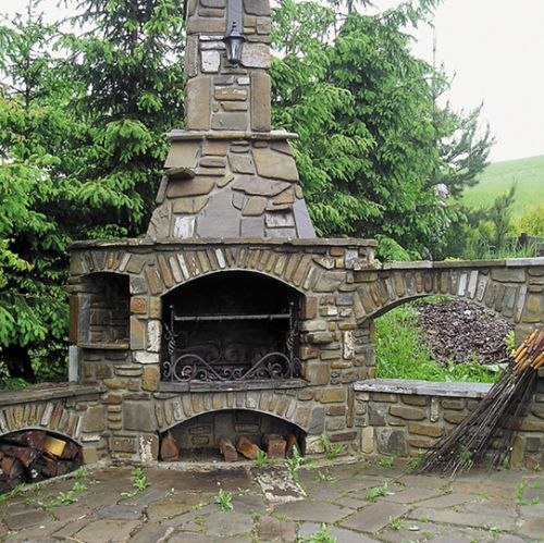 Jak wybudować grill w ogrodzie?