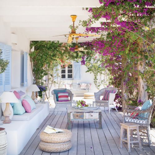 Tarasy pod Bugenwillami - słoneczny dom na hiszpańskich Balearach