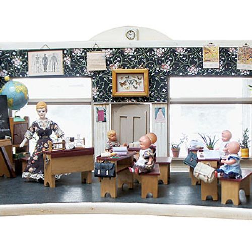 Jednoklasowa szkoła gminna i nauczycielka zimna jak porcelana.