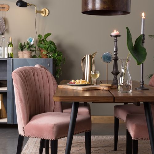 Jesienne dekoracje wnętrz – trendy i inspiracje