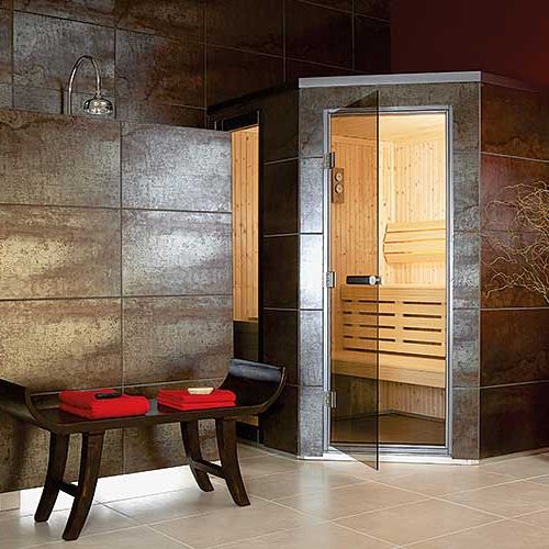Kabina saunowa firmy Tylö. W wyposażeniu dodatkowym - zestaw do aromaterapii i chromoterapii.