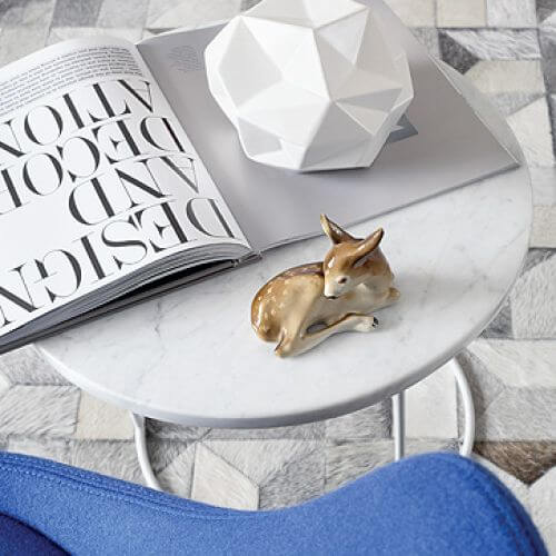 Kamienica z lat 30. Mieszkanie wykończone klasycznie, ale z dodatkiem koloru i dizajnu.