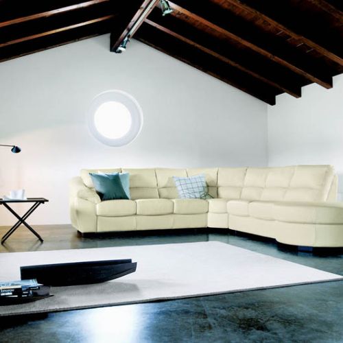 Kanapa firmy STUDIO ITALIA. Kanapa, która rozleniwia