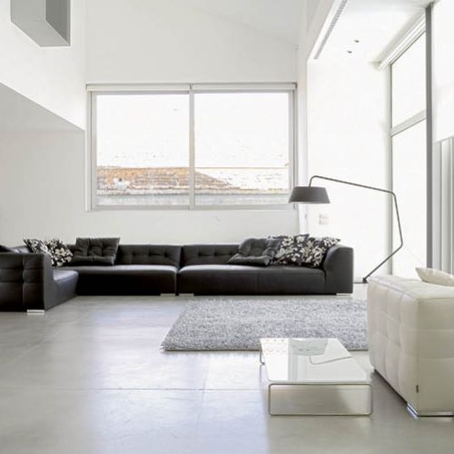 Kanapa - model Malhoun marki Ligne Roseł. Cena - od 35 344 zł. ARKA STUDIO MEBLOWE