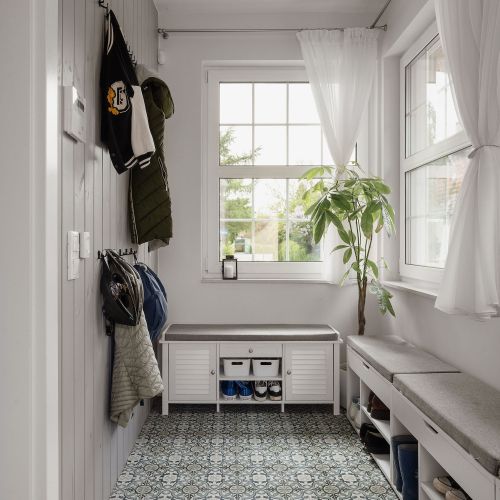 przedpokój w domu inspirowanym modernizmem