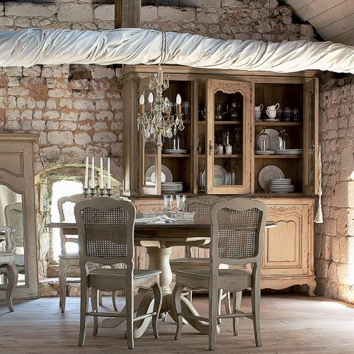 stół do jadalni w stylu country