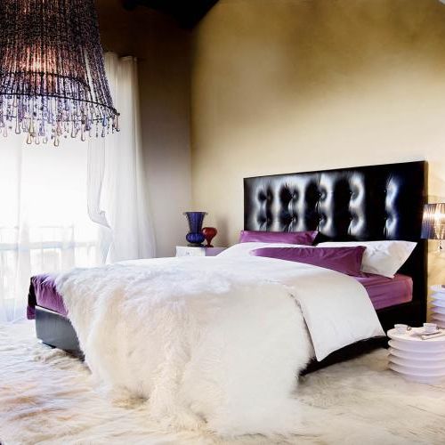 Kolekcja Feeling włoskiej firmy Moda. Za łóżko o wymiarach 170 x 210 x147 cm zapłacimy 31 500 zł. CASANOVA COLLECTION