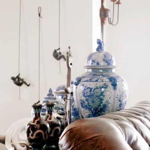 Kolekcja orientalnej porcelany. Rezydencja nad stawem