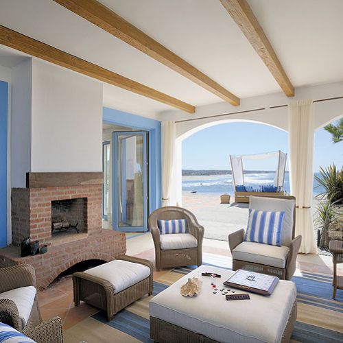 Kominek dodaje wnętrzu ciepła - raczej w przenośni, i wprowadza romantyczny nastrój.