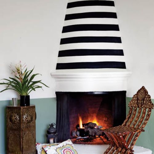 Kominek w hotelu Colony Palms. Martyn Lawrence-Bullard