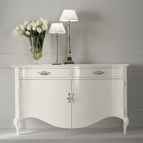 Komoda z kolekcji Raffaello firmy Cantori od 17 990 zł. STUDIO ITALIA