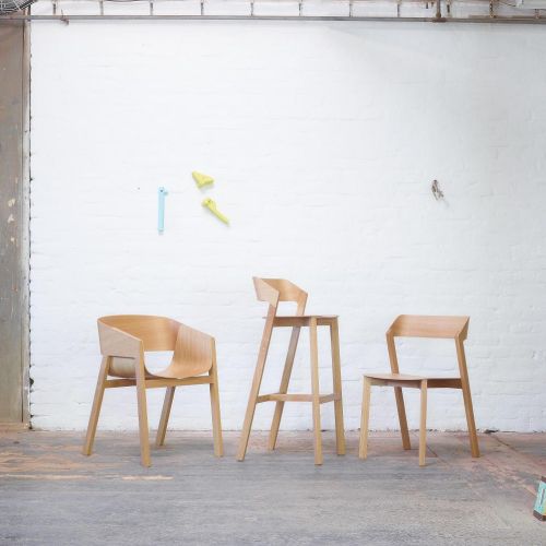 Krzesła i hokery Merano. TON. Nowości od TON