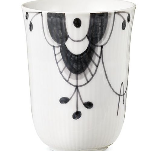 Kubek Black Fluted Mega. Porcelana Royal Copenhagen