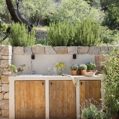 kuchnia letnia w ogrodzie