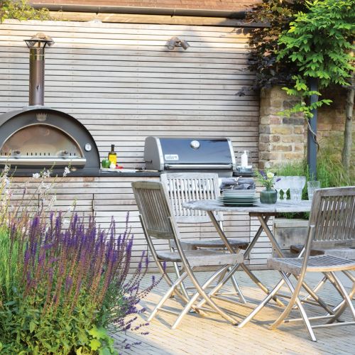 kuchnia ogrodowa z piecem na pizzę
