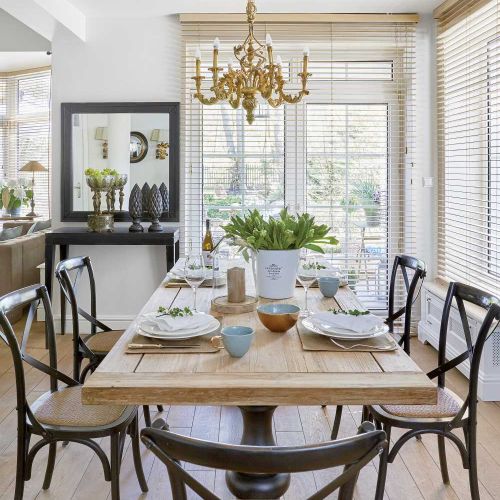 Dom Marzenny Niemoczyńskiej, która ubiera polskie gwiazdy, powstał z katalogu kupionego w USA. Tylko jej