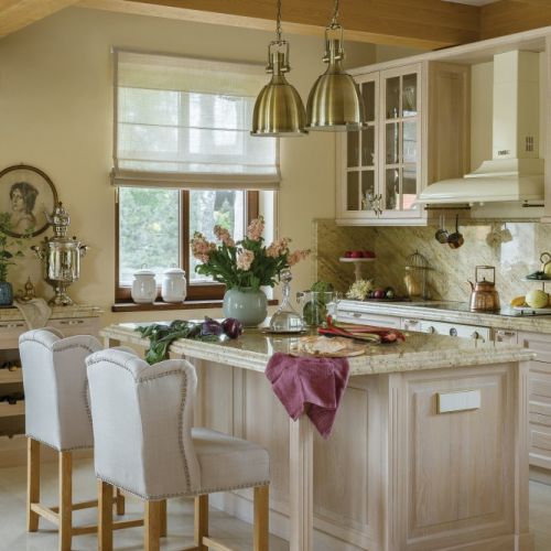 kuchnia z wyspą w stylu angielskim