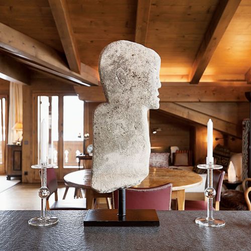 Kuchnie strzeże rzeźba indonezyjskiego ducha opiekuńczego.