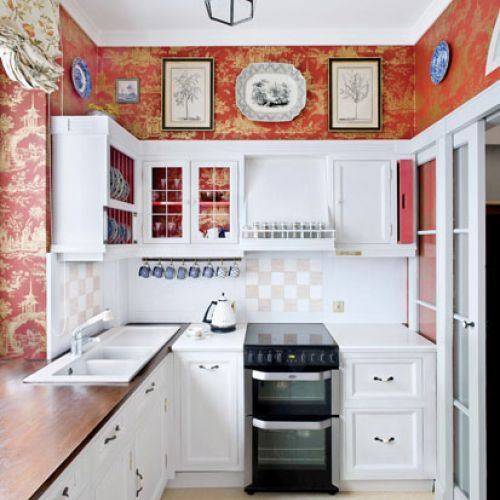 Kuchnie zrobili koledzy gospodarza z pracowni. Roleta została uszyta z tkaniny londyńskiej firmy Colony.