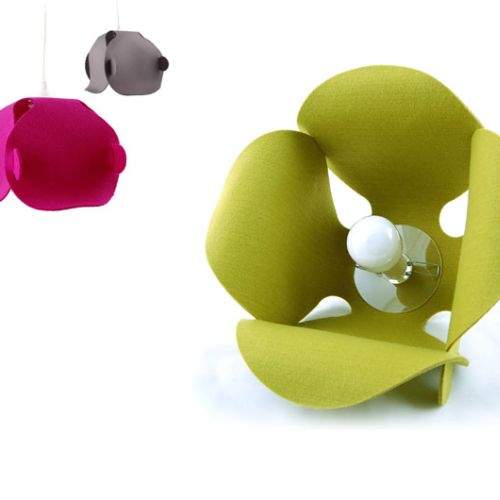 Lampa Convallaria inspirowana naturą. Dostępna w wersji leżącej i wiszącej, wykonana z filcu poliestrowego. Otrzymała