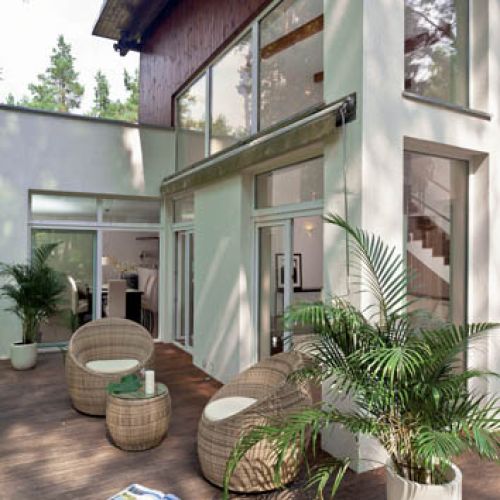 Latem, gdy wszyscy znajomi nerwowo myślą, gdzie by tu pojechać na weekend, a potem godzinami stoją w korkach, ja