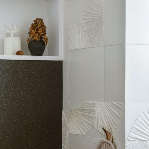 łazienka w kolorach piasku i morza