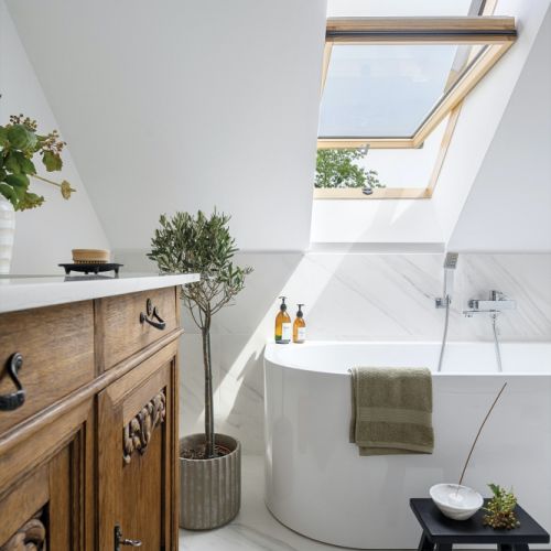 łazienka na poddaszu w domu irysovo home