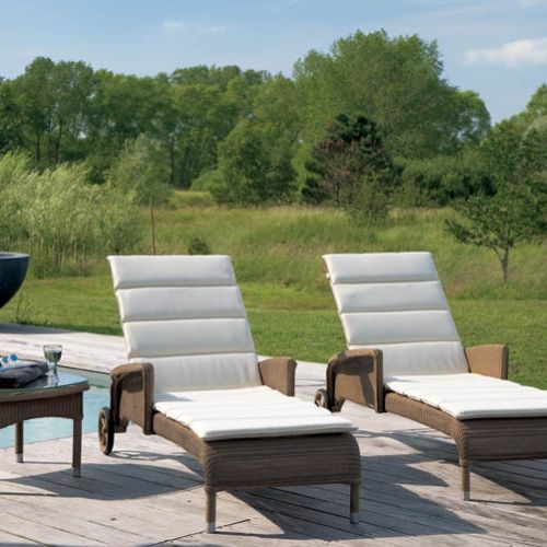 Leżaki Deauville kupimy za 4532 zł/szt. DECOLOR