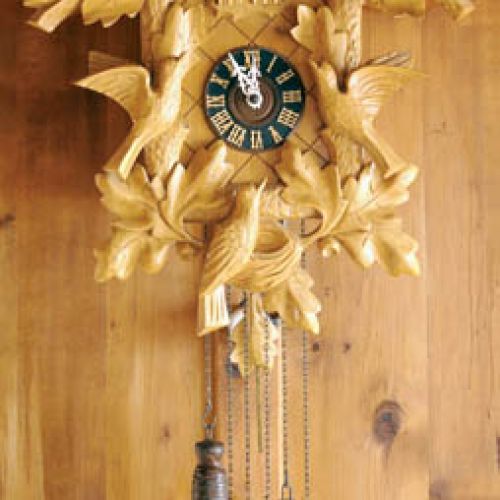 Liście dębu i ptactwo. Zegary ze Szwarcwaldu