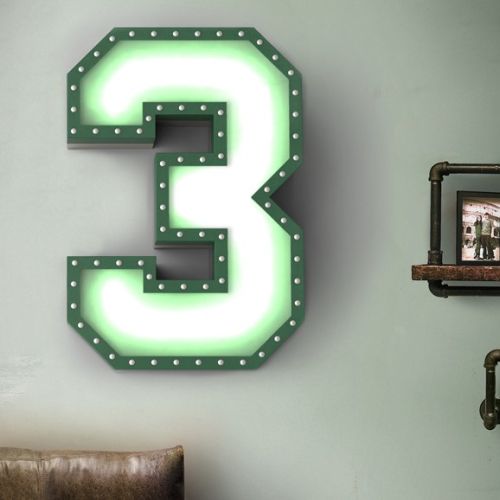 Litery, numery i symbole - lampy w takich formach proponuje portugalska firma Delightfull.