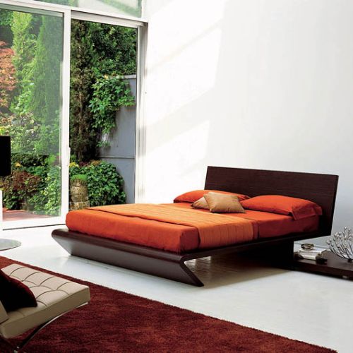 Łóżko Bend, projekt Carlo Bartoli. Carlo Bartoli uwielbia krzesła