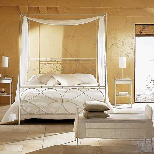 Łóżko Raphael można zamówić ze skrzynią na pościel lub bez. Dostępne wymiary: 160 x 190 cm i 180 x