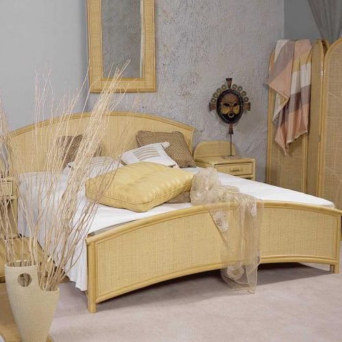 Łóżko rattanowe można zamówić w kolorze miodowym, koniakowym lub oliwkowym. Kosztuje 1661 zł. CALAMUS ROTAN