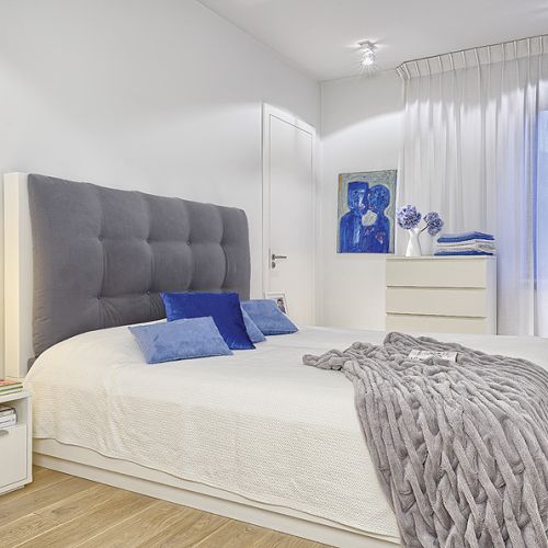 Łóżko zaprojektowała Katja Sadziak, poduszki i pled są z Home Sweet Home.