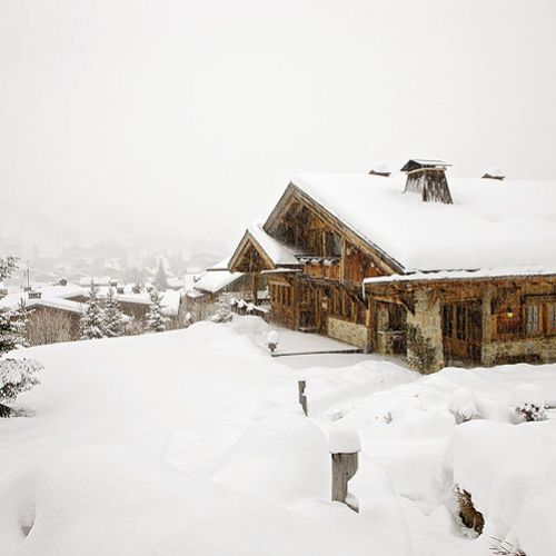 Ludowo, ale nie sztampowo. Klasycznie, ale nowocześnie. Wymarzony dom w górach.