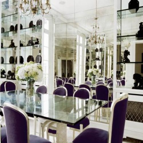 Lustra i kryształowy żyrandol. W bieli i lustrach