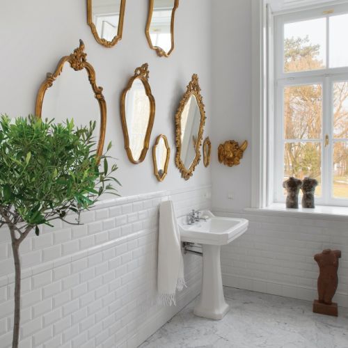 lustra na ścianie aranżacje