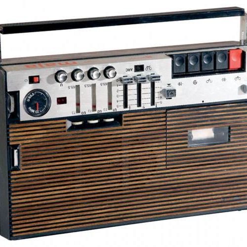Maja , Eltra, odbiornik z magnetofonem kasetowym, produkowany od 1975 r., zaprezentowany na Targach w Poznaniu