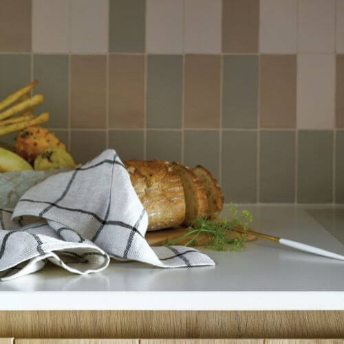 mała kuchnia z drewnem