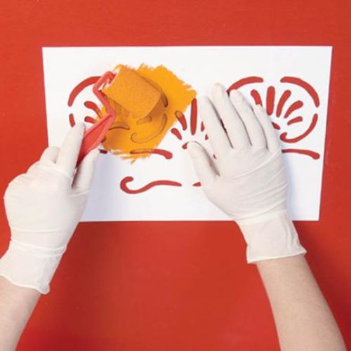 Malowanie przy pomocy szablonu. Secesyjny wzór