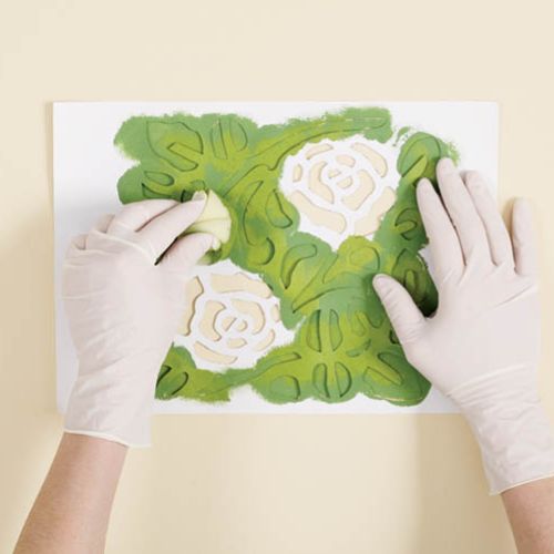 Malowanie zaczynamy od tego koloru, którego jest najwięcej, a więc tutaj - zielonego.