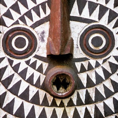 Maska plemienna, Afryka. Fot. East News