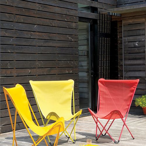 Maxi Pop Up to fotele w energetycznych kolorach składane jak parasolka. Są obciągnięte supertrwałą tkaniną batyline, a