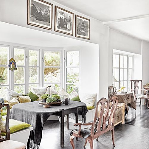 Meble to angielskie i duńskie barokowe antyki.