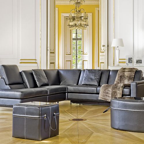 Meble z kolekcji Kler. Fotel dla prezydenta