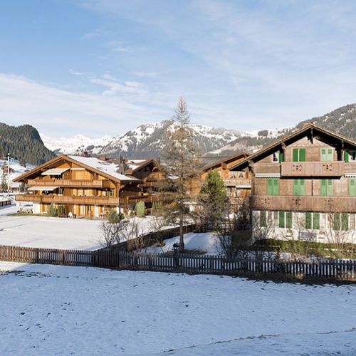 Miasteczko upodobali sobie celebryci z całego świata, to tu Roman Polański czekał na decyzję władz o zgodzie na ekstradycję