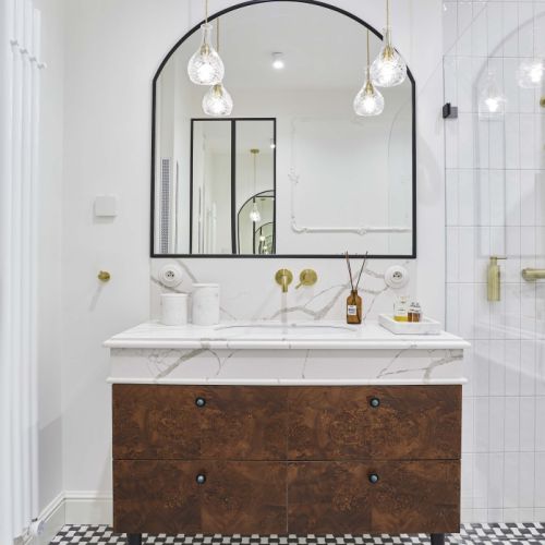 szafka z czeczotą pod umywalkę